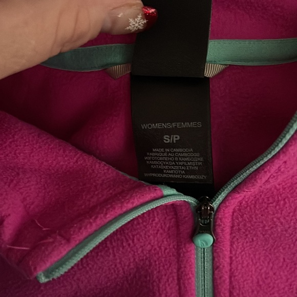 The Northface lightweight pullover EUC - Picture 3 of 4